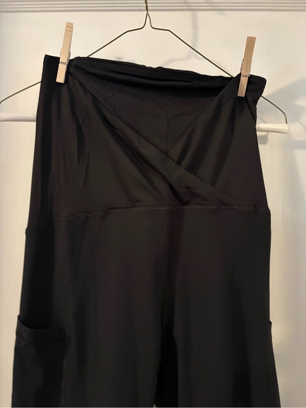 Isabel Maternity by Ingrid & Isabel Black Cross-Over Waist Maternity Leggings